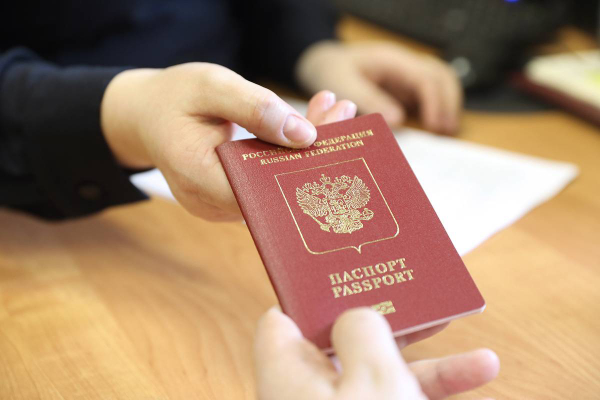 изъятие паспортов