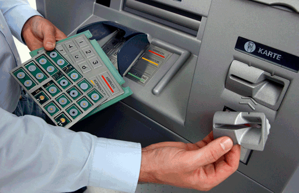 В банкоматах в РФ обнаружена уязвимость